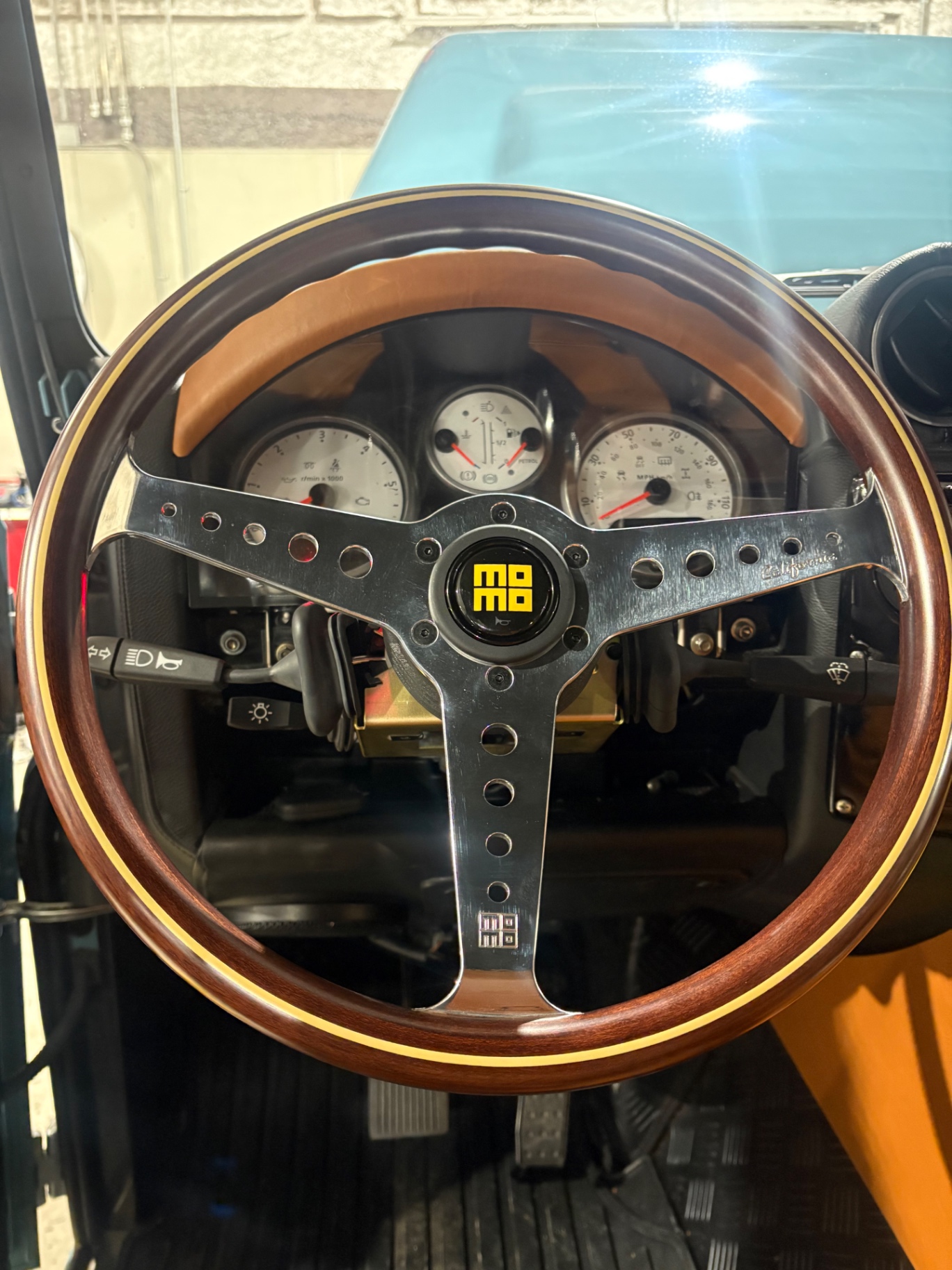 MOMO wheel and dash detail
