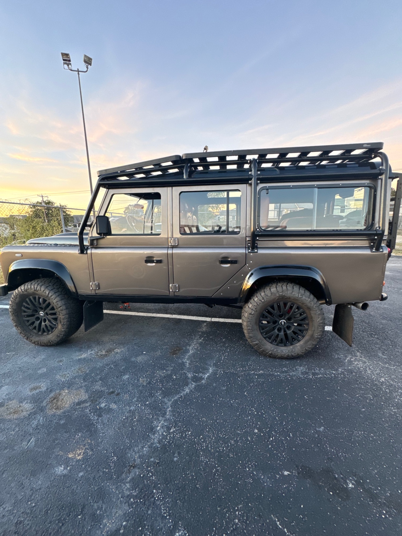 Bronze Defender 110 build with roof rack